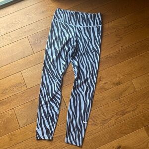 Nike Women’s Dri-Fit Zebra Print Leggings Size Small Gently Used Condition Soft